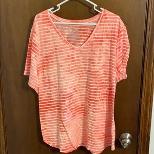 Short sleeve pink and white tshirt